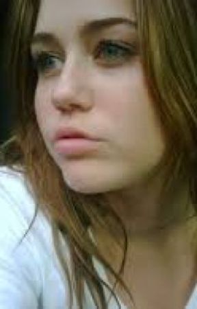 1Dgirls1011 tarafından yazılan Broken ( A Harry Styles and Miley Cyrus) adlı hikaye