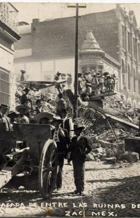 28 por las batallas y 12 por la poesía oleh ErickELS