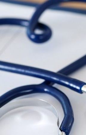 10 lucruri pe care trebuie sa le stii inainte sa te faci asistent/a medical/a by MadyCrissy