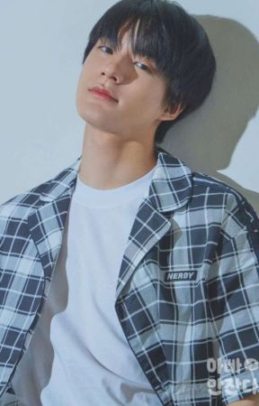 text me first! - lee jeno oleh winterexiel