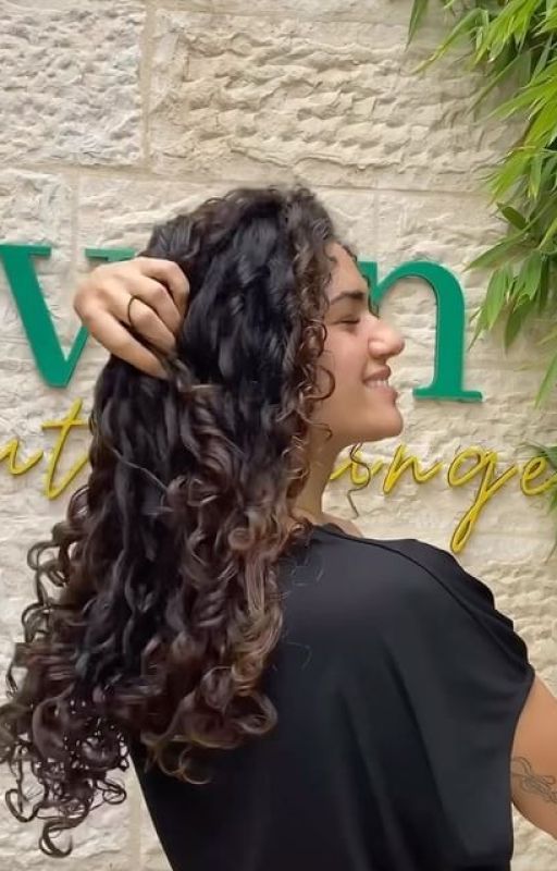 Avanbeautylounge tarafından yazılan Hairstylist near me | Avanbeautylounge.business.site adlı hikaye